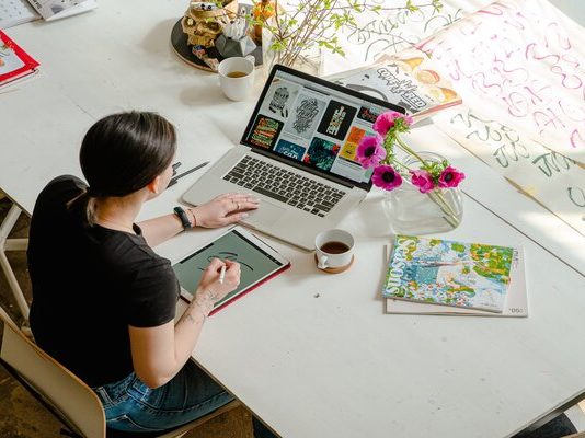 How to Limit Distractions That May Decrease Your Productivity When Working Remotely How to Limit Distractions That May Decrease Your Productivity When Working Remotely