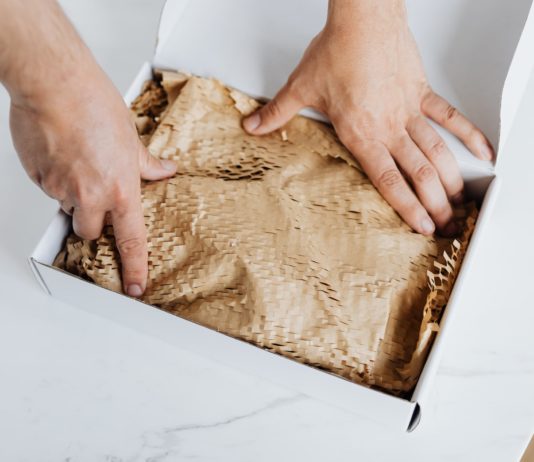 The Benefits Of Using An In-House Courier Service For Your Retail Business The Benefits Of Using An In-House Courier Service For Your Retail Business